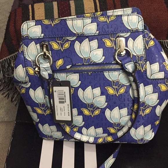 Beautiful Guess bag - Picture 2 of 5